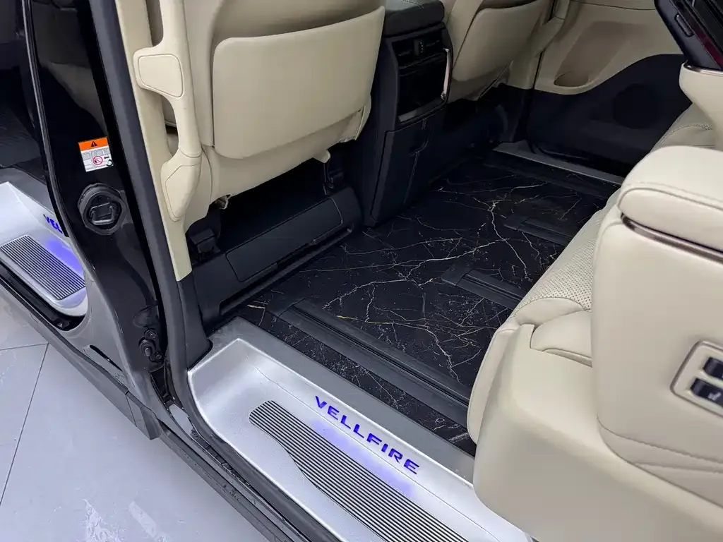 Toyota Vellfire — фото 7