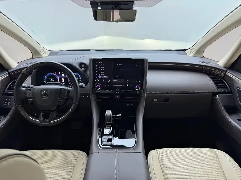 Toyota Vellfire — фото 6
