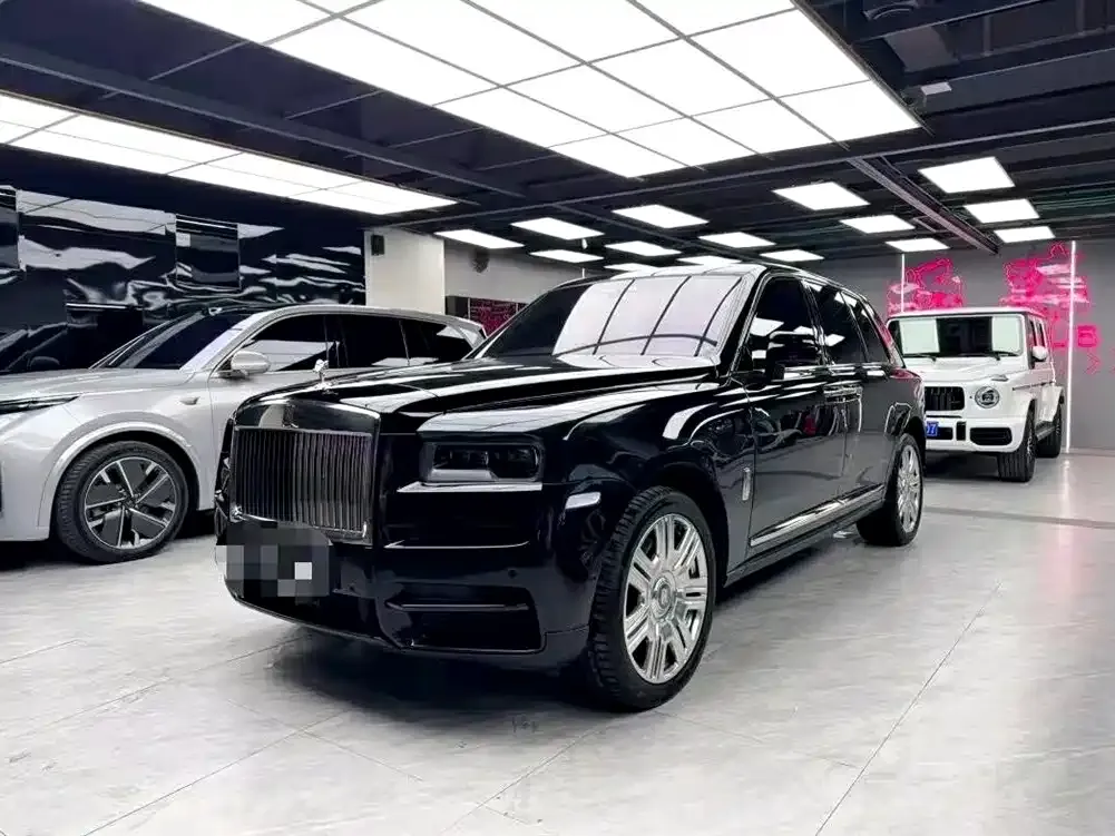 Rolls-Royce Cullinan — фото 1