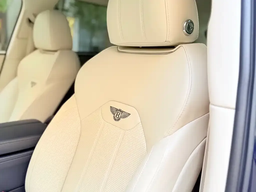 Bentley Bentayga — фото 2