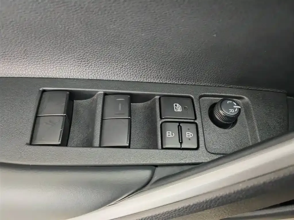 Toyota Frontlander 2023 из CN, фото 8