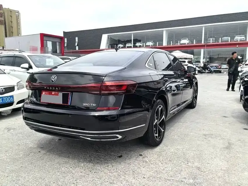 Volkswagen Passat — фото 7