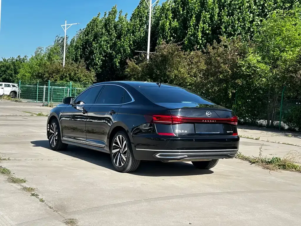 Volkswagen Passat — фото 10