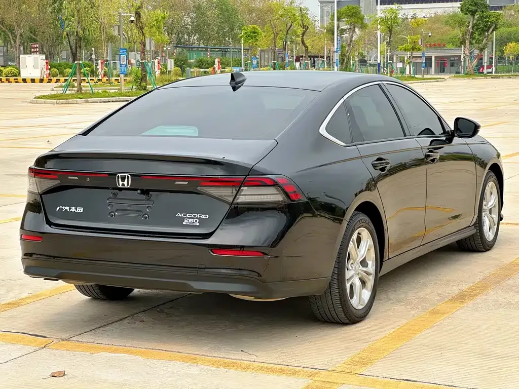 Honda Accord — фото 10