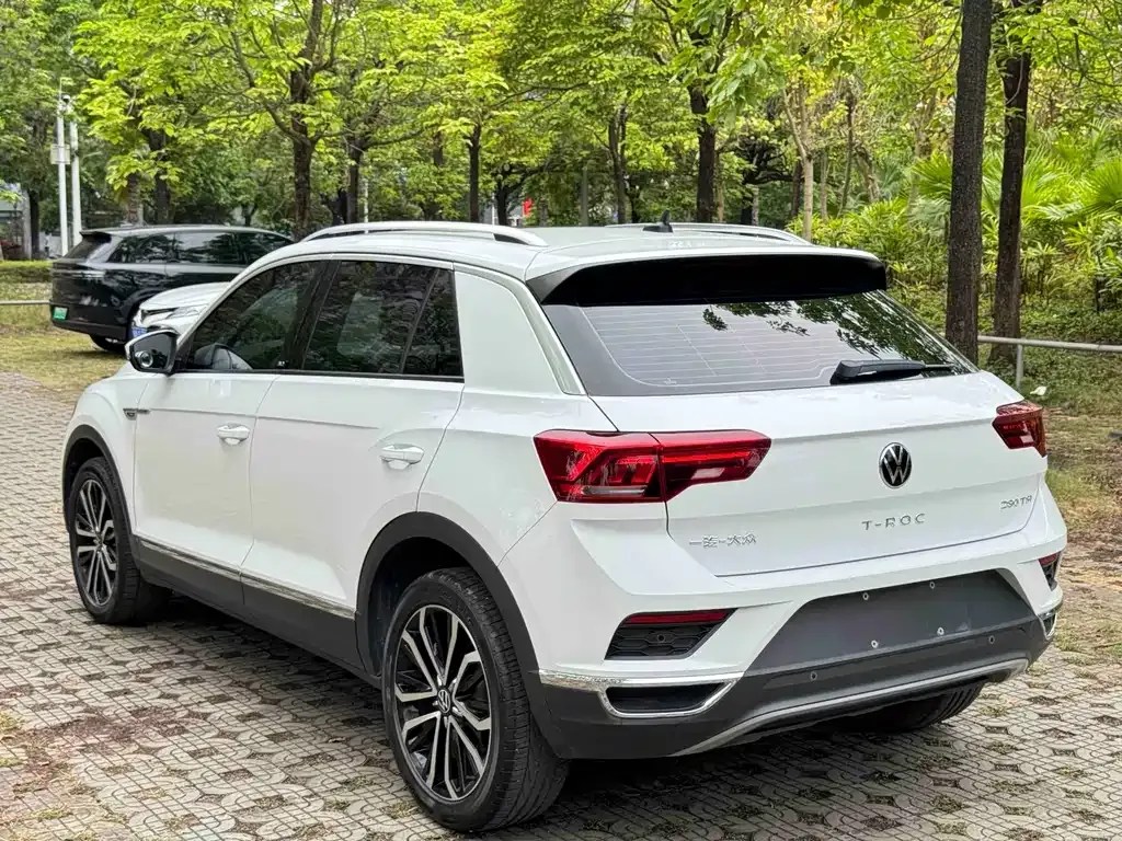 Volkswagen T-Roc — фото 3