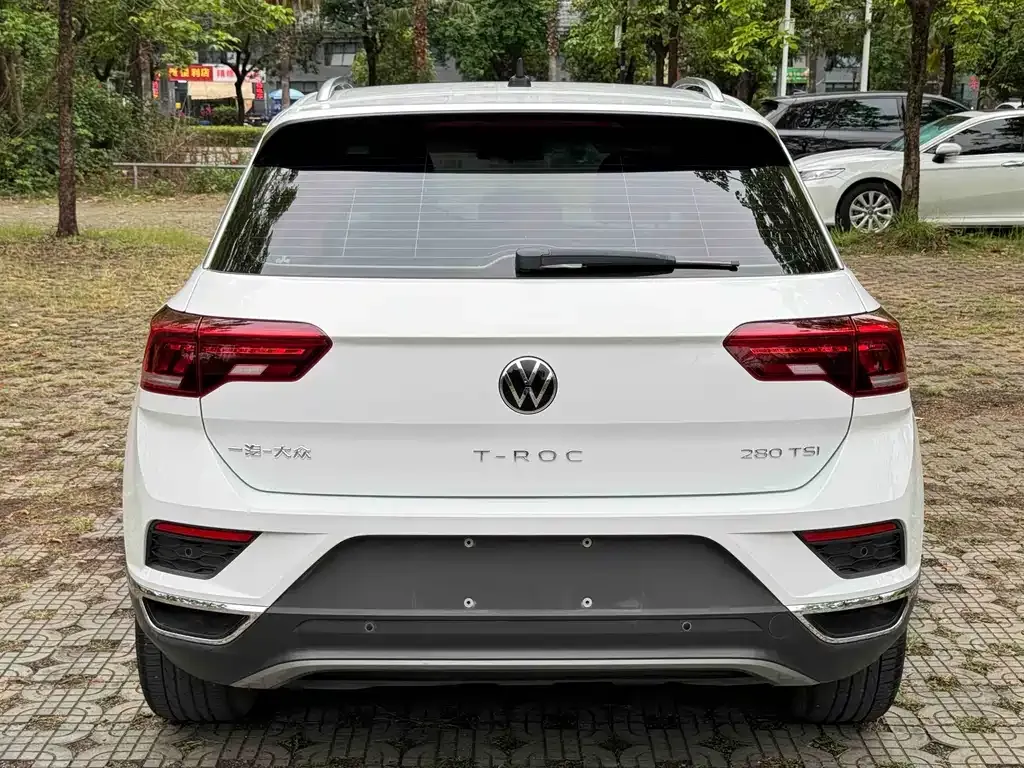 Volkswagen T-Roc — фото 2