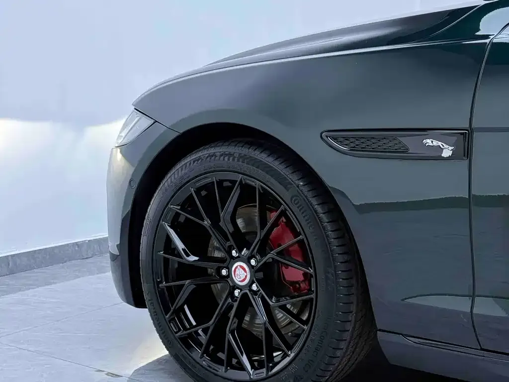 Jaguar XFL — фото 3