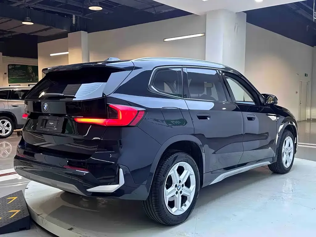 BMW X1 — фото 10