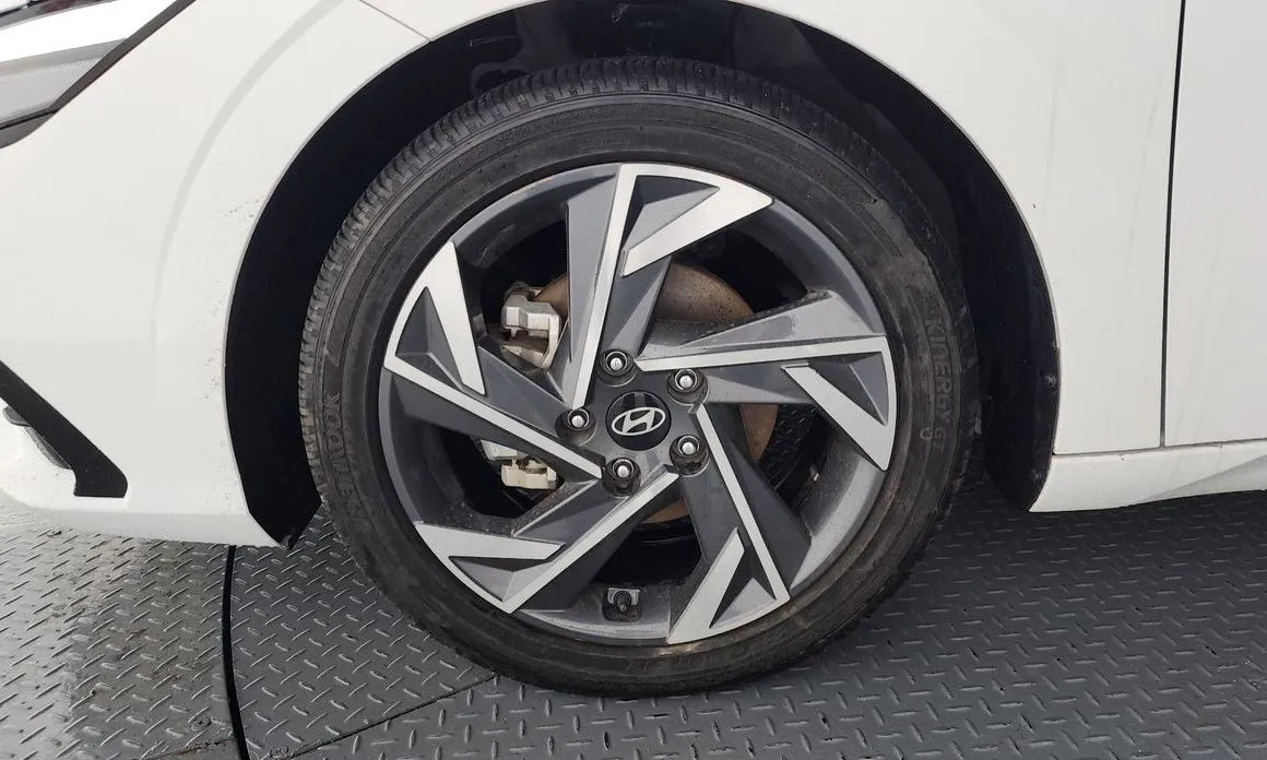 Hyundai AVANTE — фото 8