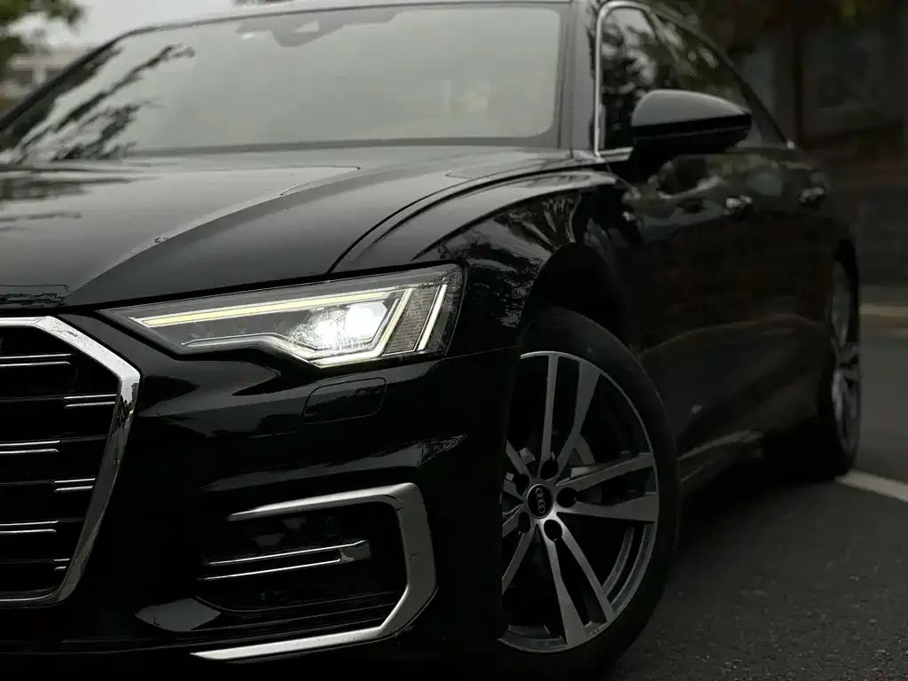 Audi A6L — фото 2