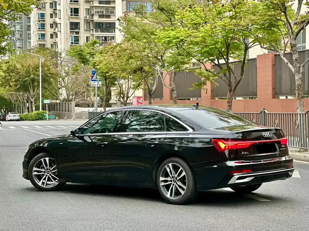 Audi A6L — фото 8