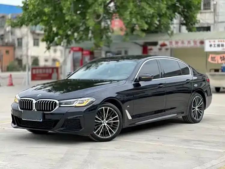 BMW 5 Series — фото 1