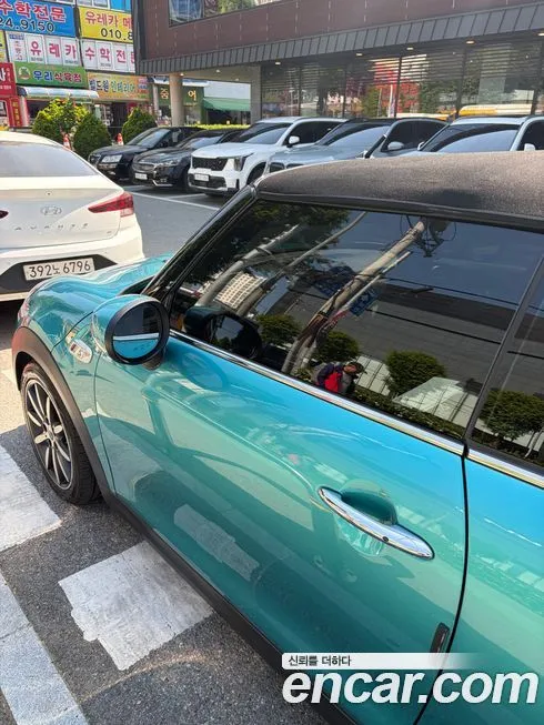 Mini Cooper Convertible 2021 из KR, фото 7