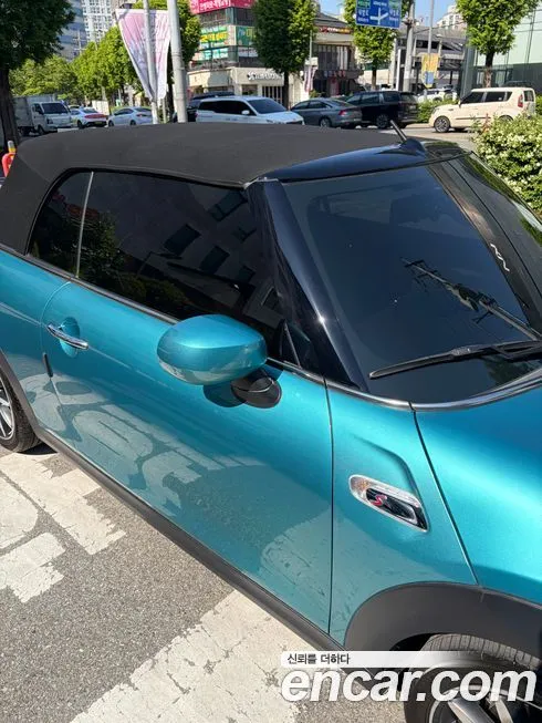 Mini Cooper Convertible 2021 из KR, фото 8