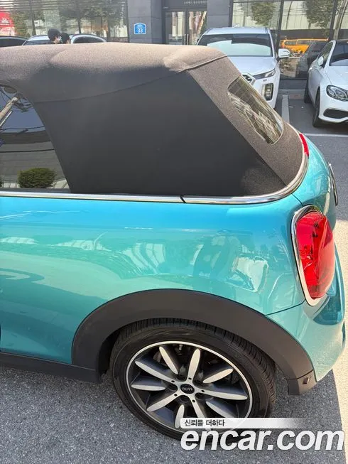 Mini Cooper Convertible 2021 из KR, фото 10