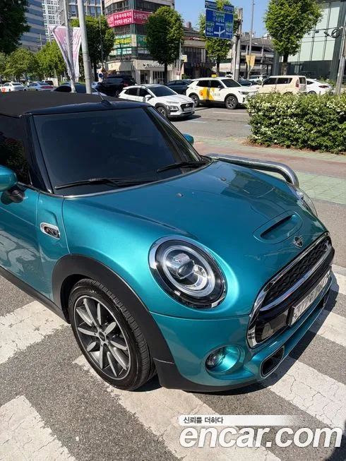 Mini Cooper Convertible 2021 из KR, фото 3