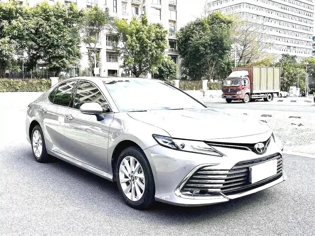 Toyota Camry — фото 9