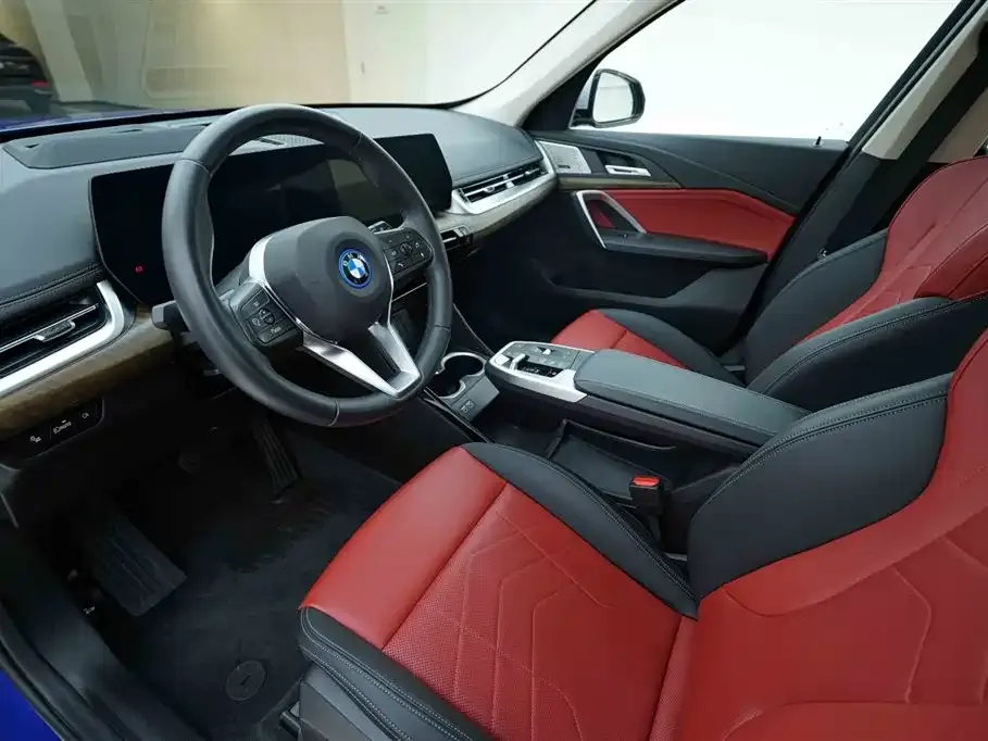 BMW iX1 2024 из CN, фото 9