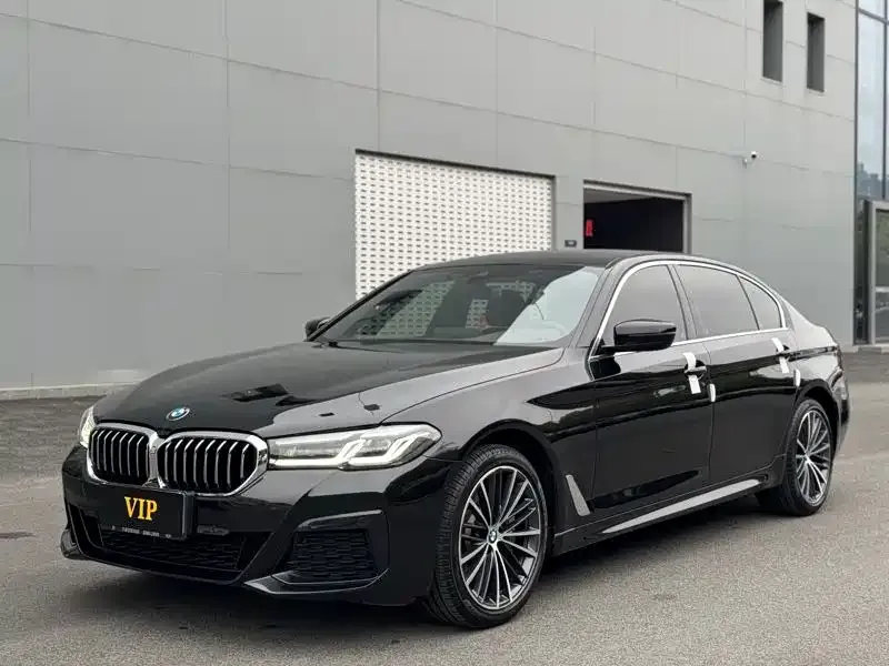 BMW 5 Series — фото 1