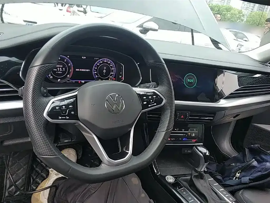 Volkswagen Passat 2023 из CN, фото 7