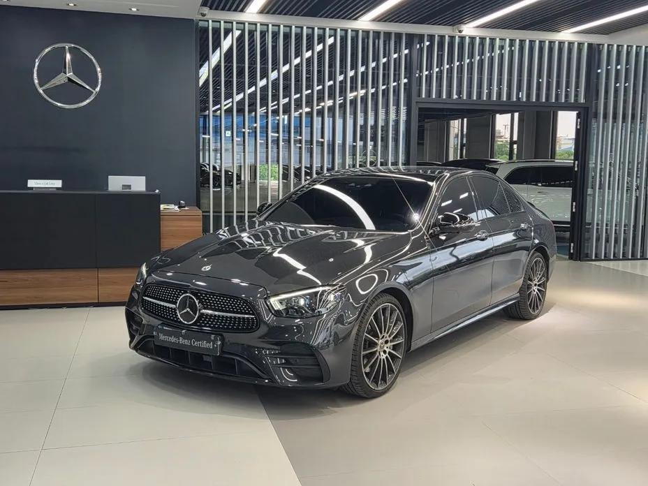 Mercedes-Benz E-Class — фото 1