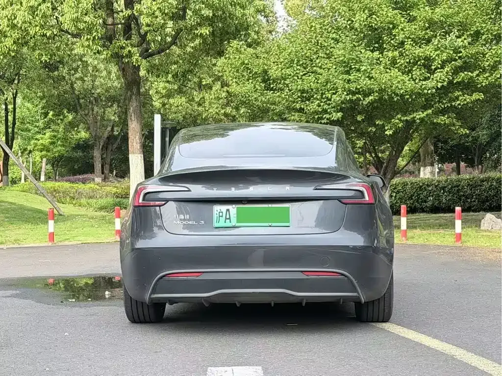 Tesla Model 3 — фото 7