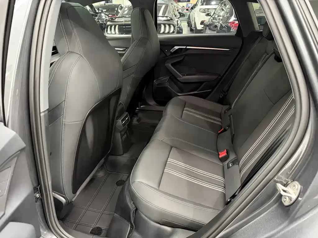 Audi A3 2024 из CN, фото 7