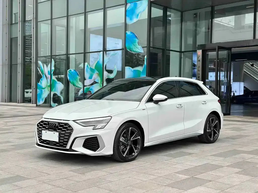 Audi A3 — фото 1