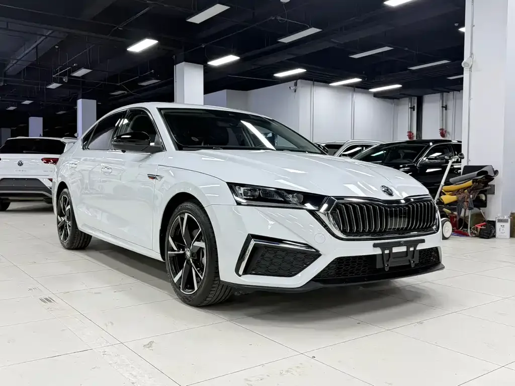 Skoda Octavia — фото 6