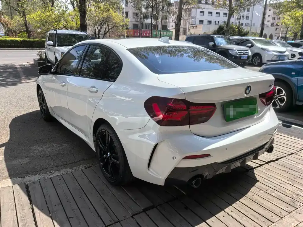 BMW 1 Series 2023 из CN, фото 4