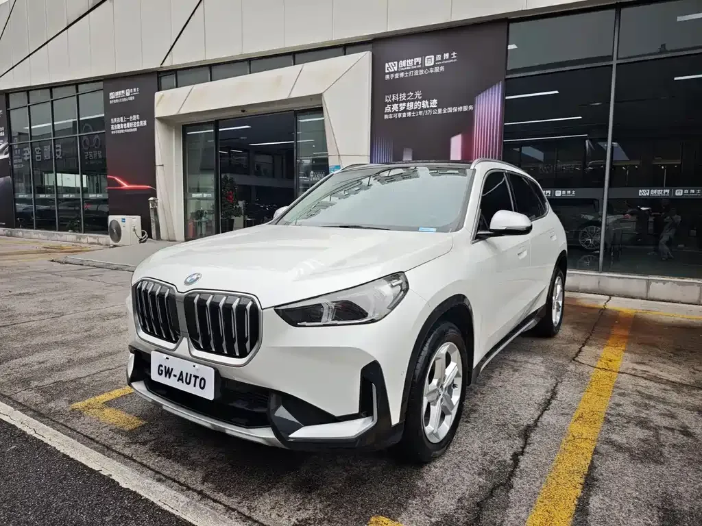 BMW X1 — фото 1