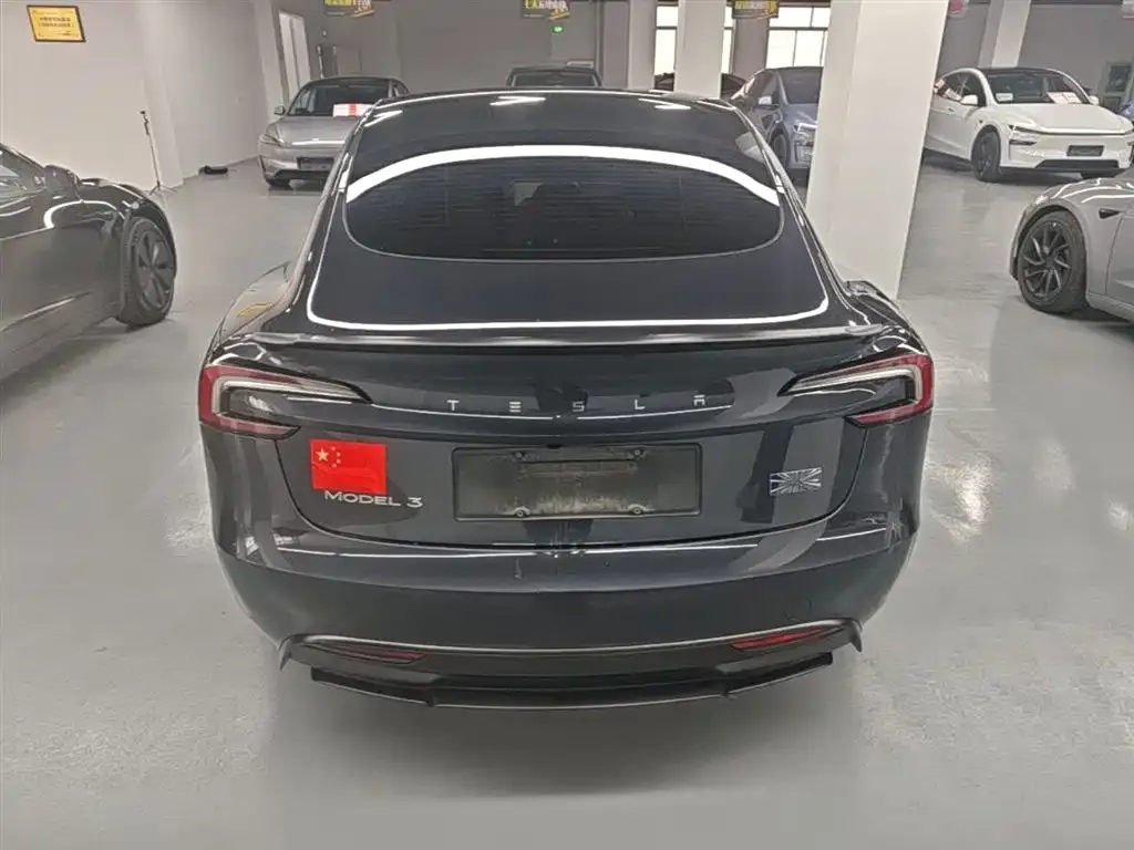 Tesla Model 3 — фото 8