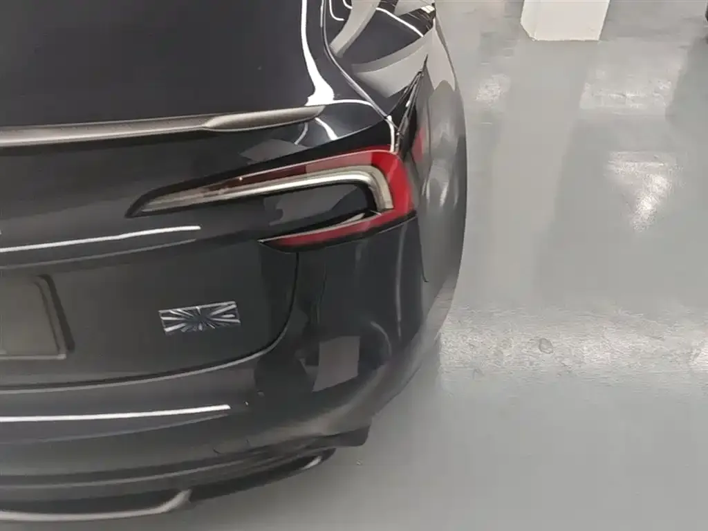 Tesla Model 3 — фото 2