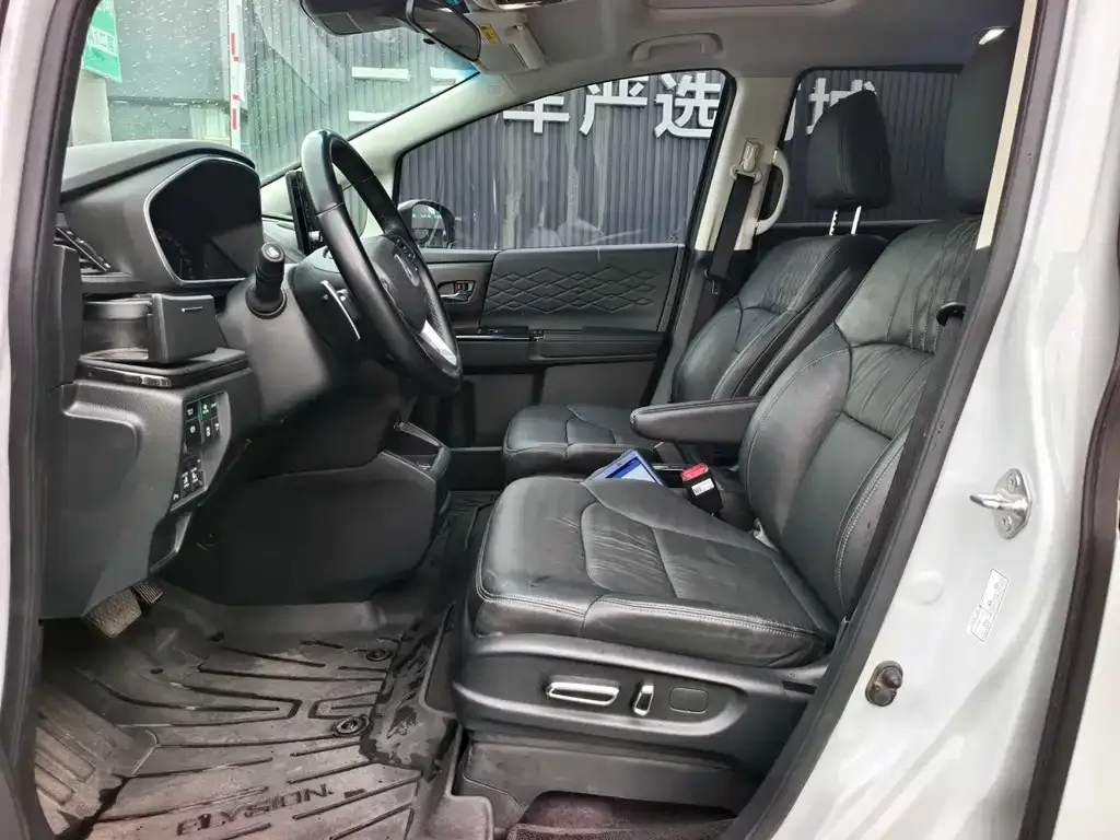 Honda Elysion 2024 из CN, фото 8