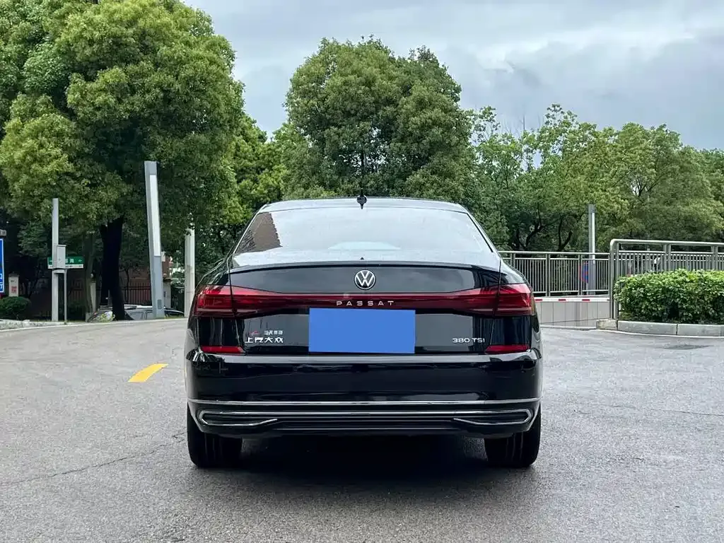 Volkswagen Passat — фото 2