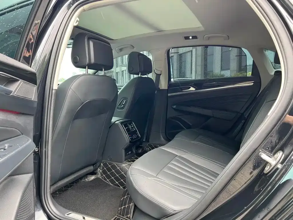 Volkswagen Passat — фото 4