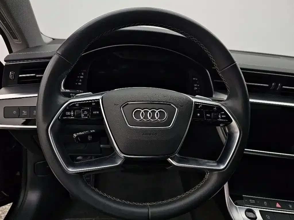 Audi A7L — фото 7