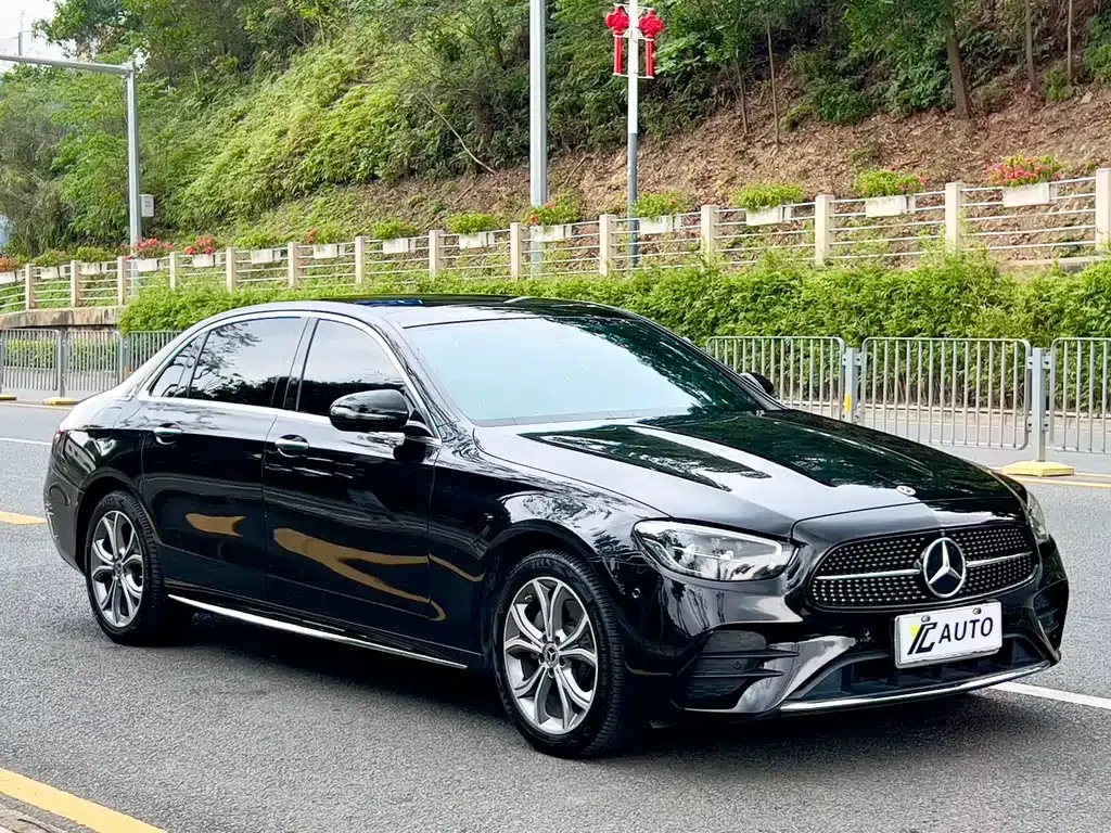 Mercedes-Benz E-Class — фото 8