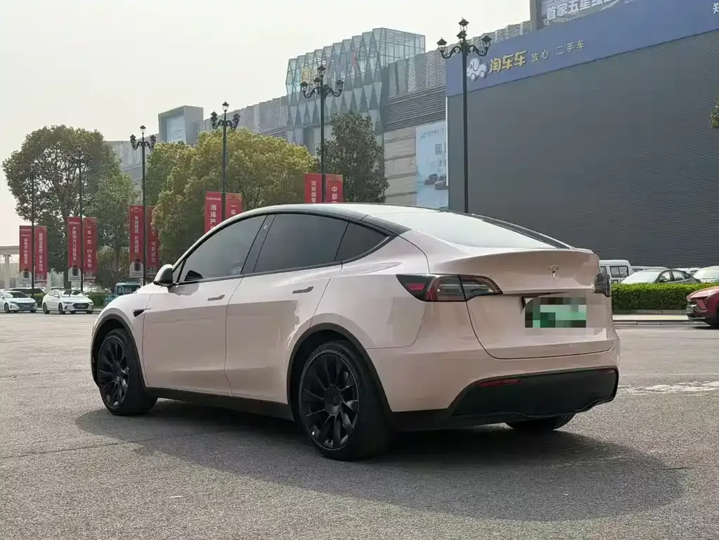 Tesla Model Y — фото 5