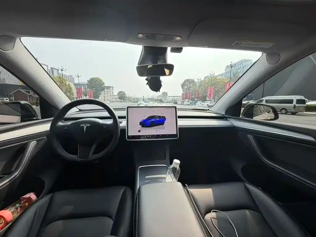 Tesla Model Y — фото 3