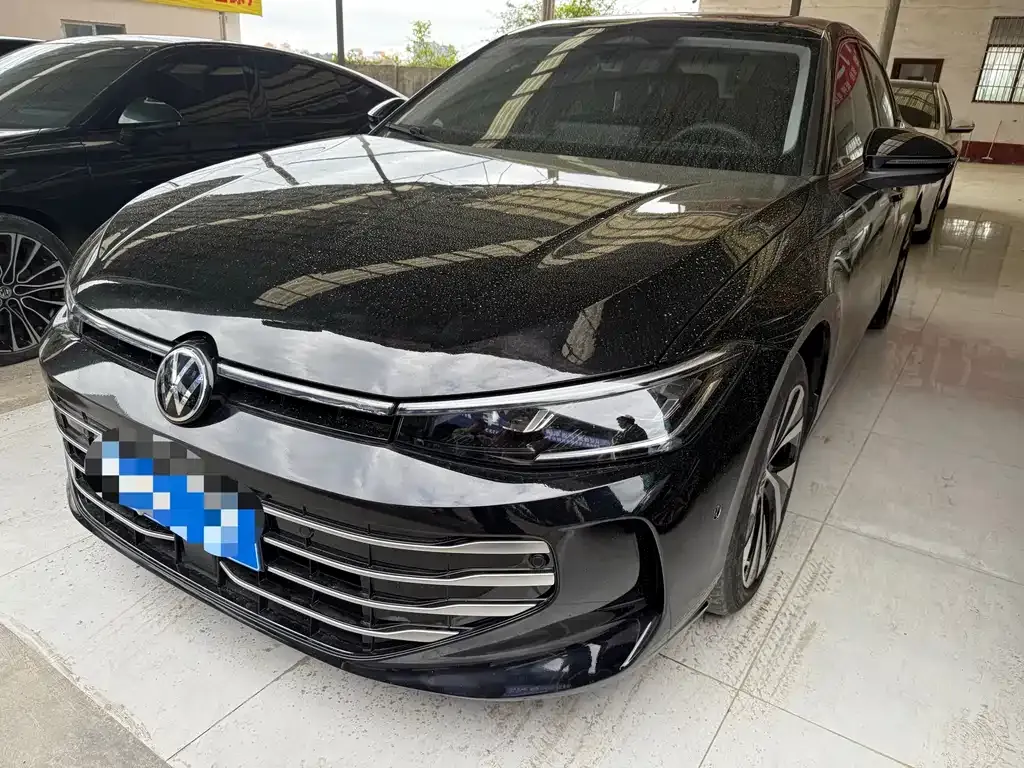 Volkswagen Passat — фото 1