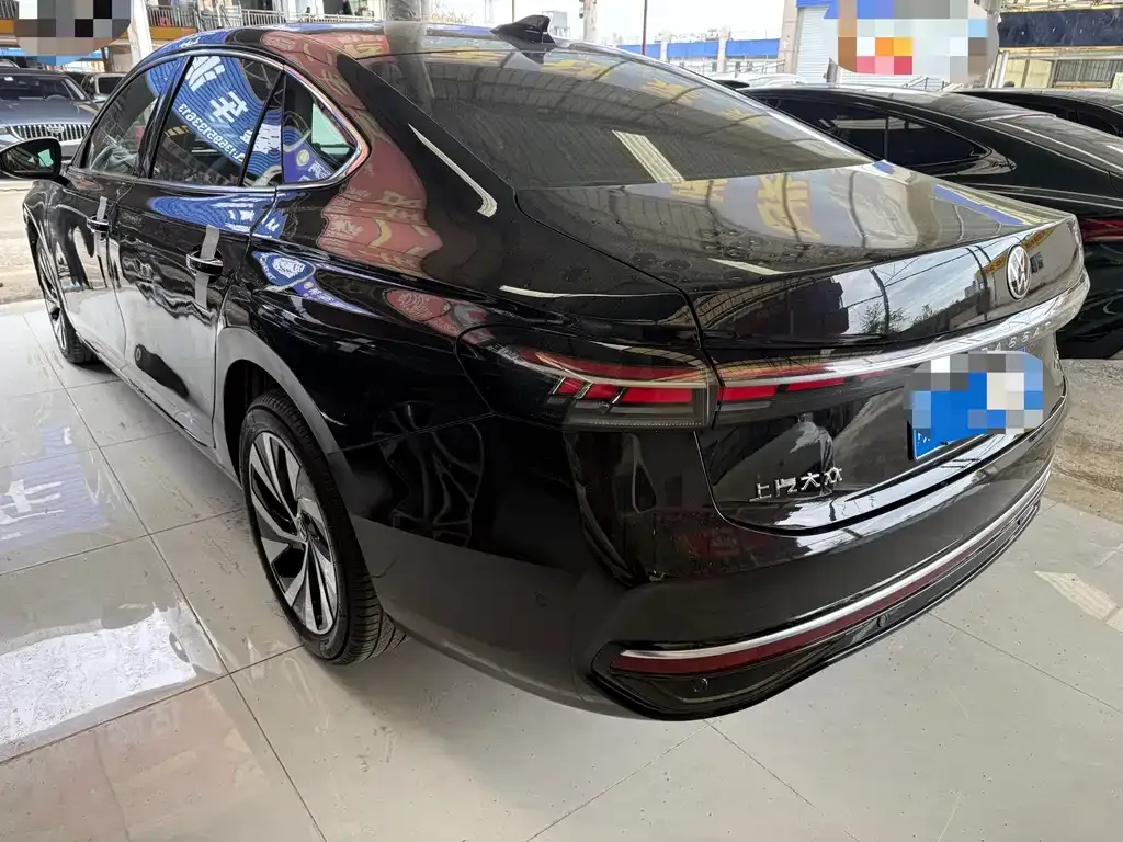 Volkswagen Passat — фото 5