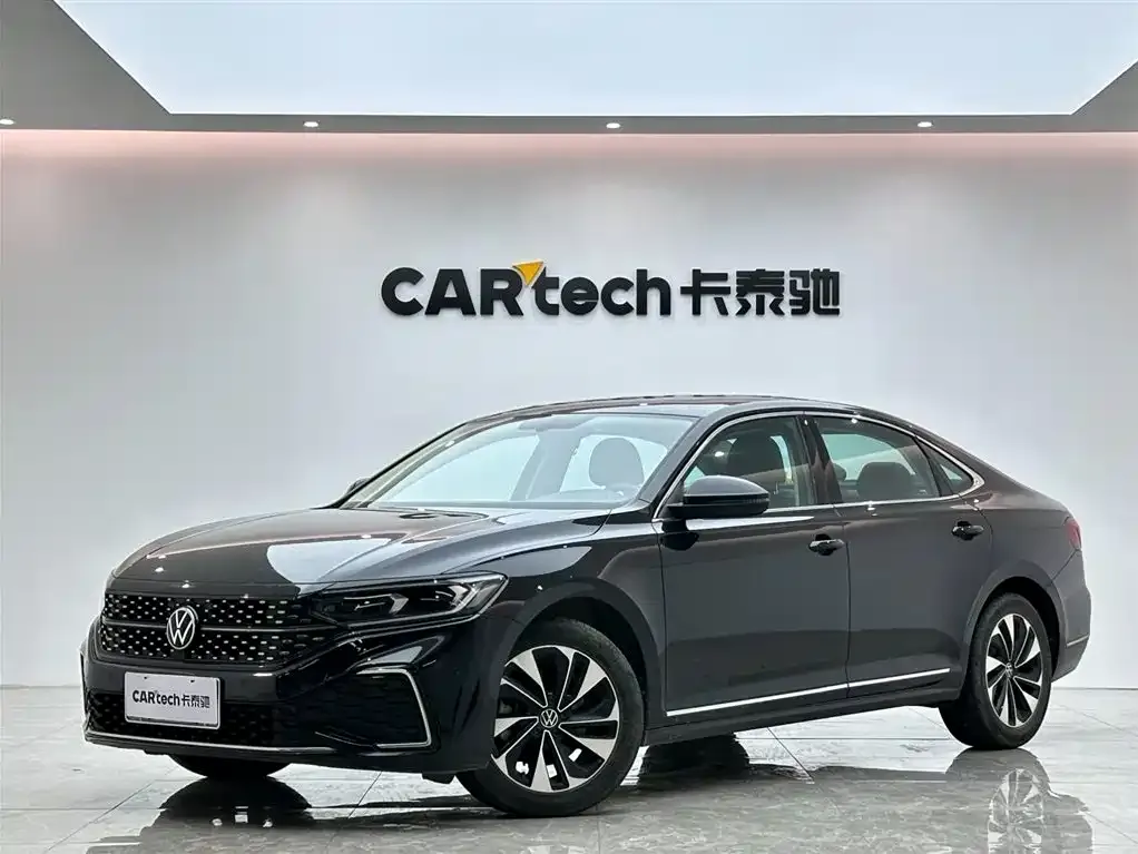 Volkswagen Passat — фото 1