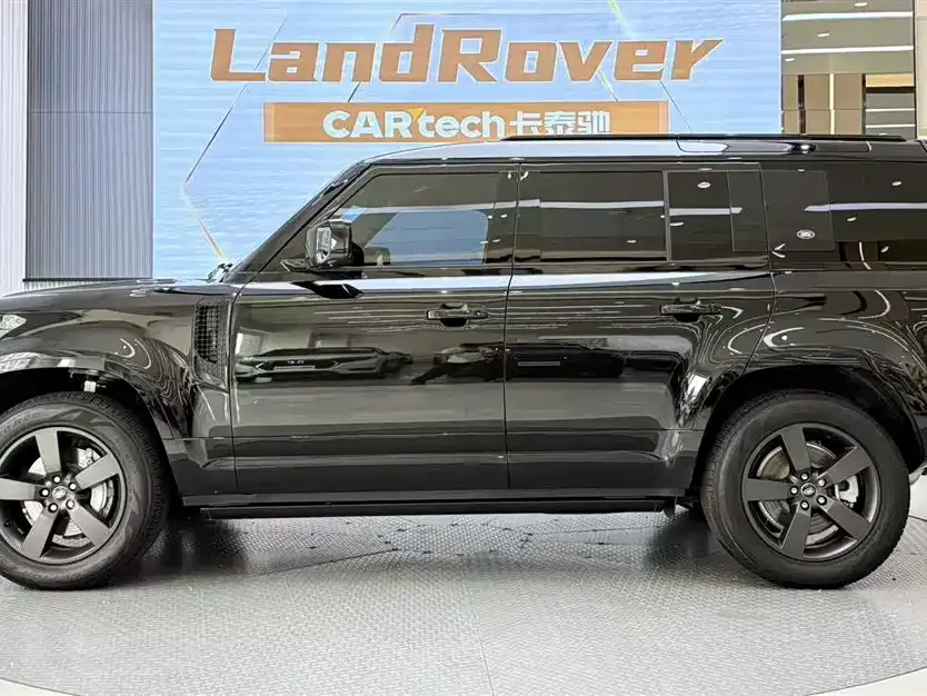 Land Rover Defender — фото 6