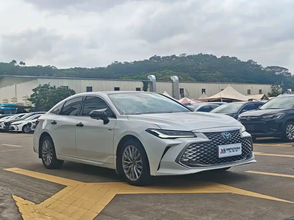 Toyota Avalon — фото 4