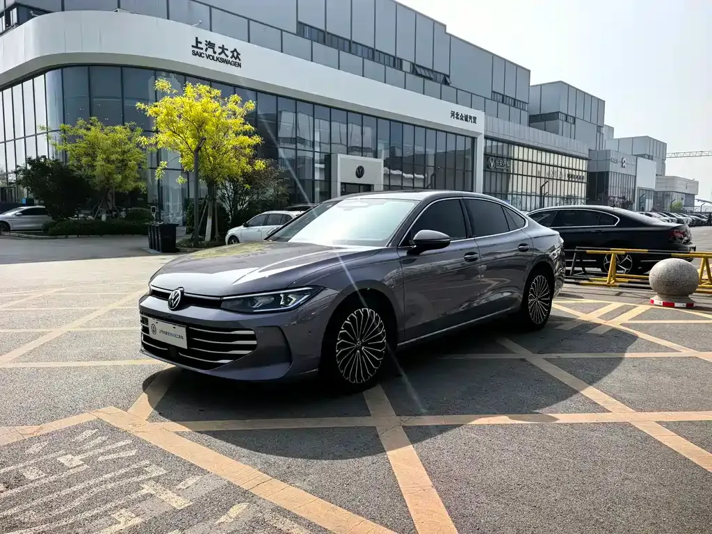 Volkswagen Passat — фото 1