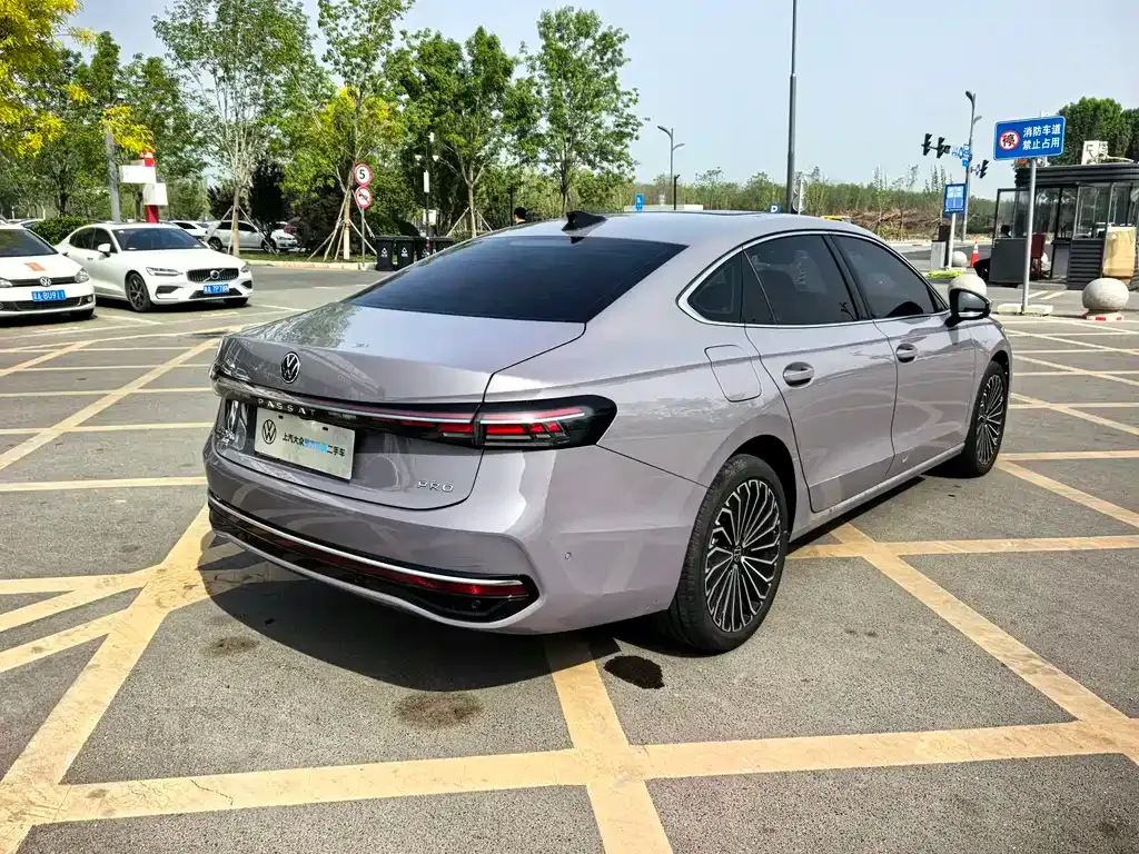 Volkswagen Passat — фото 8