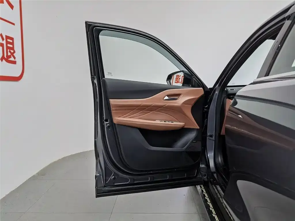 Changan UNI-Z New Energy 2024 из CN, фото 3