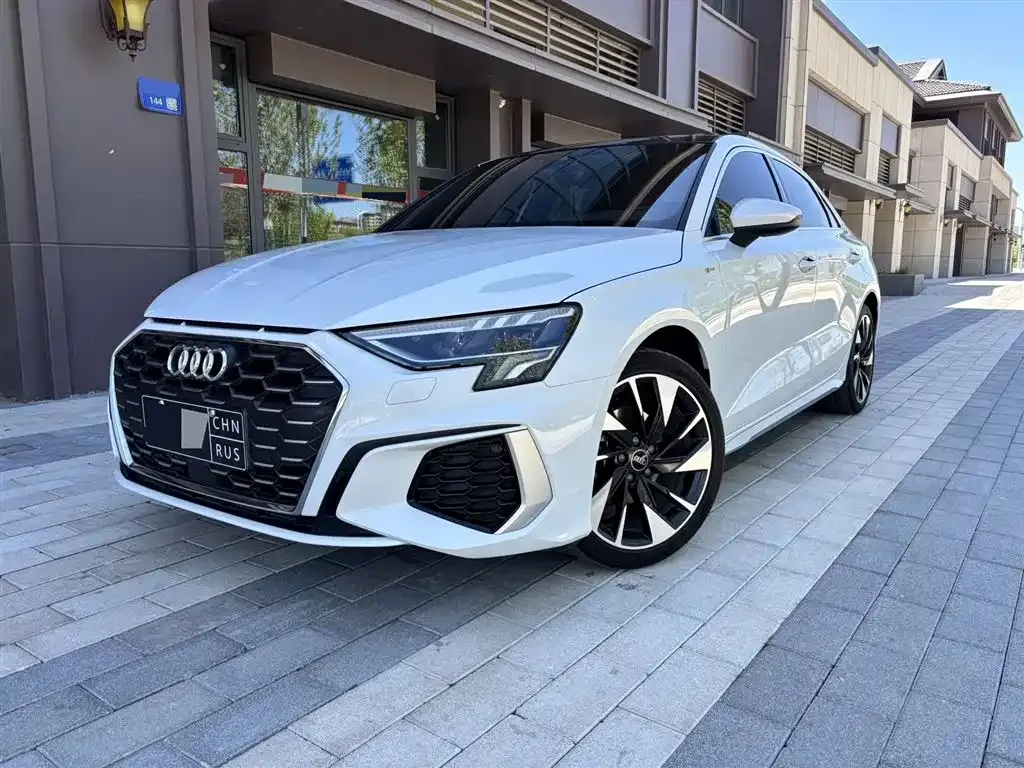 Audi A3 — фото 1