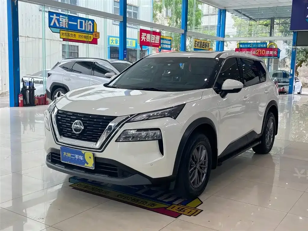 Nissan X-Trail — фото 1